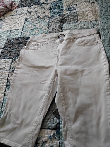 White pedal pushers - pedal,